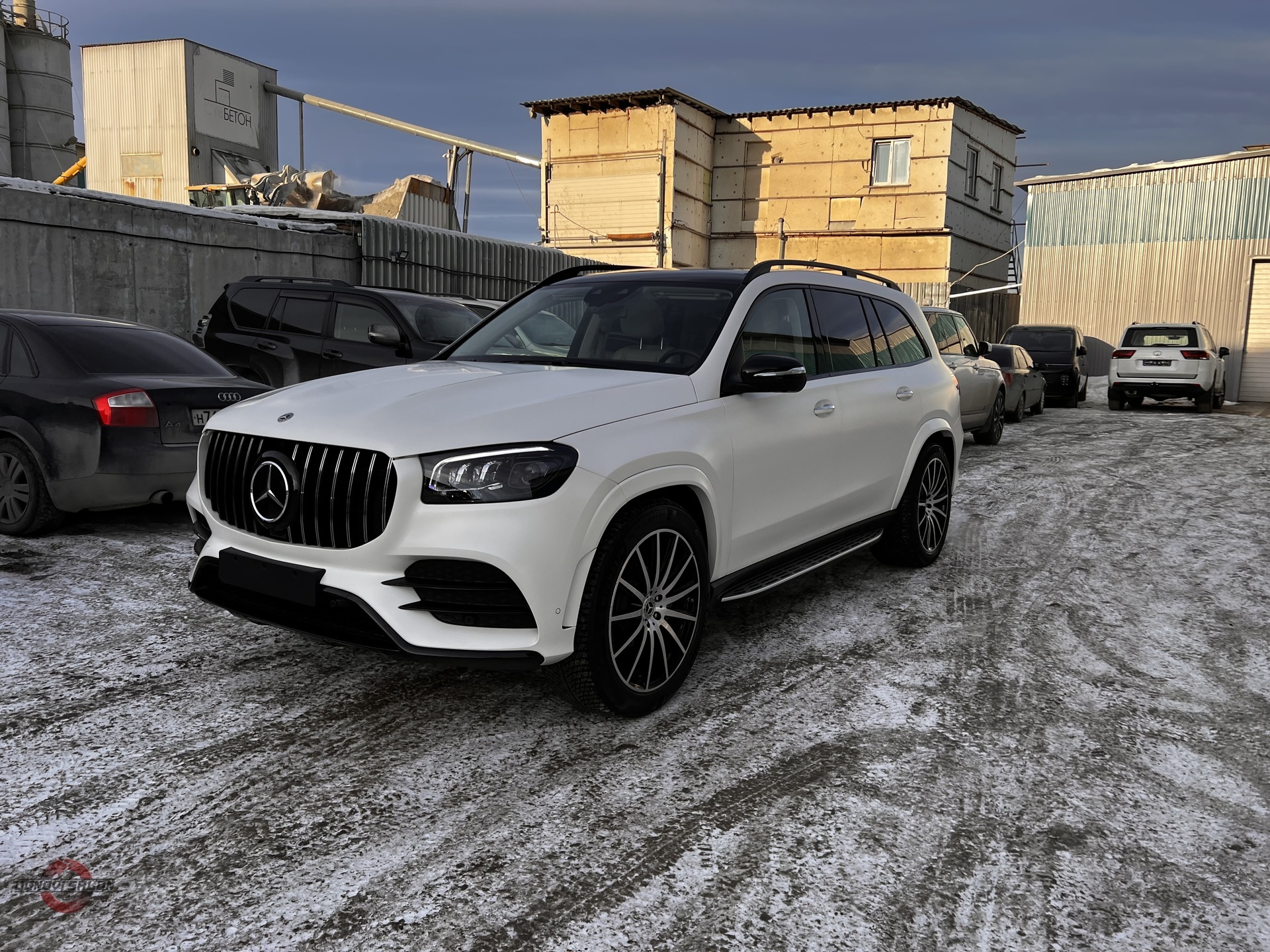Оклейка Mercedes GLS W167 матовой антигравийной пленкой Llumar фото 12